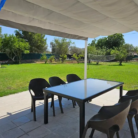 度假居 Large Yard, Large Lawn, Independent
